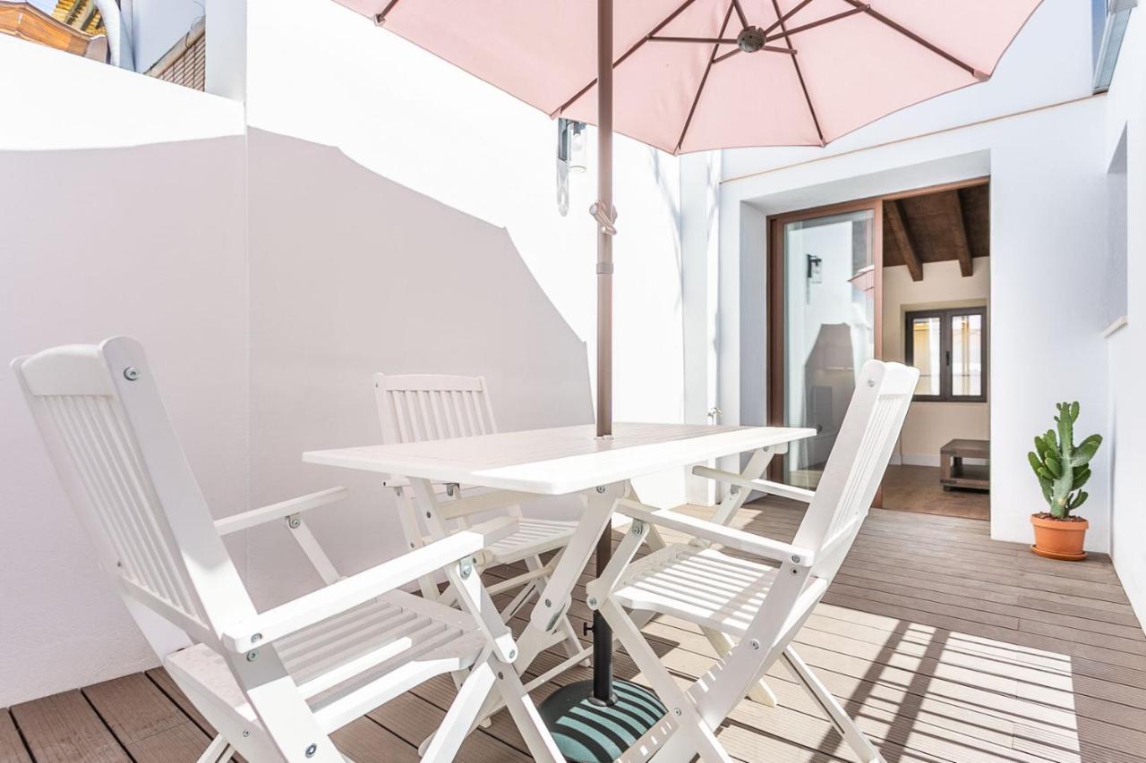Stunning Apartment In Central Sevilla Bagian luar foto
