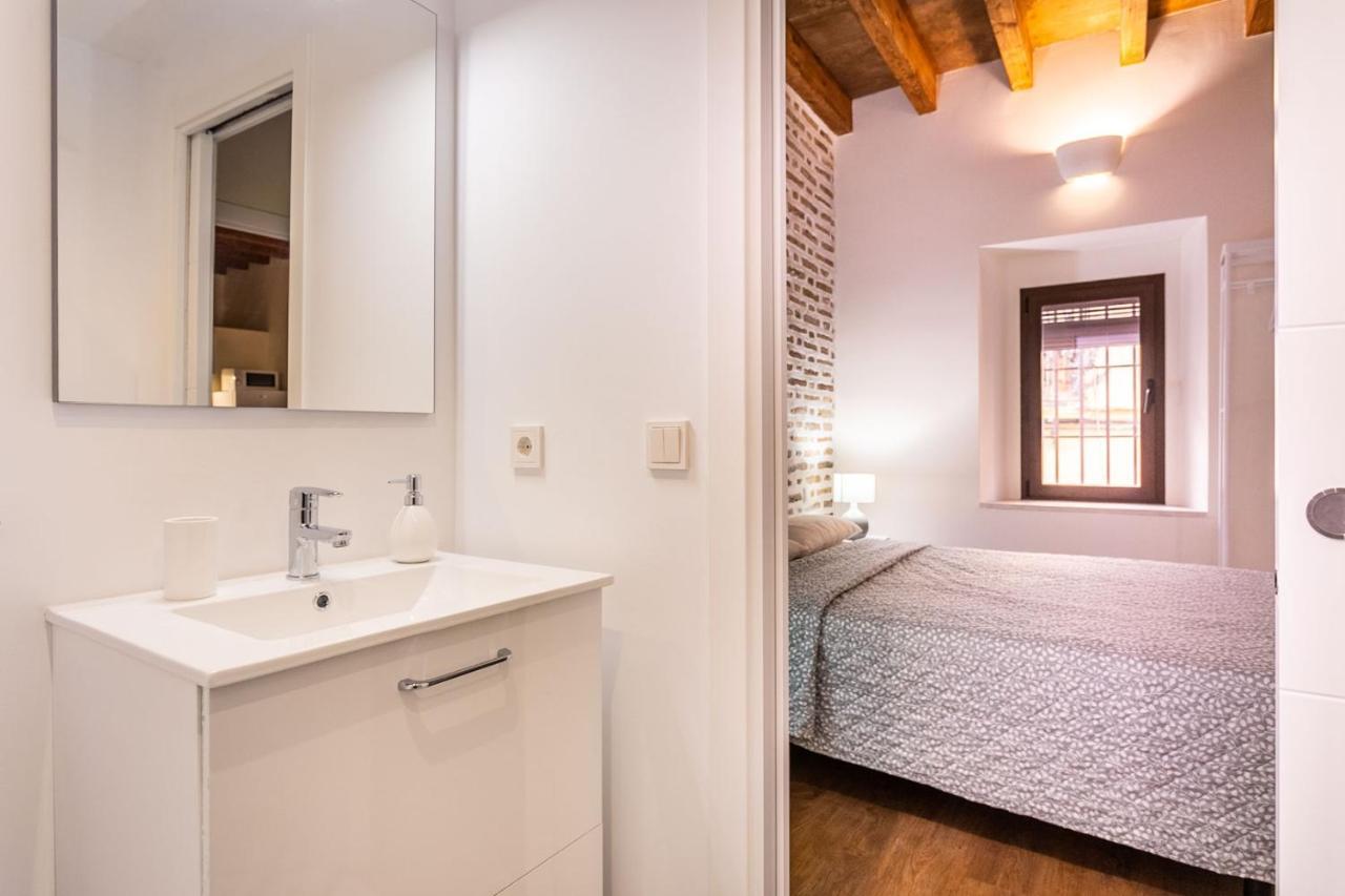 Stunning Apartment In Central Sevilla Bagian luar foto