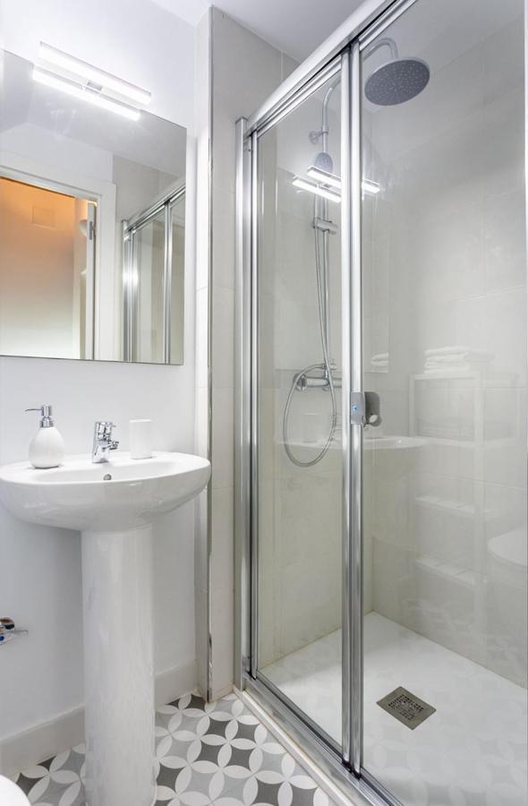 Stunning Apartment In Central Sevilla Bagian luar foto