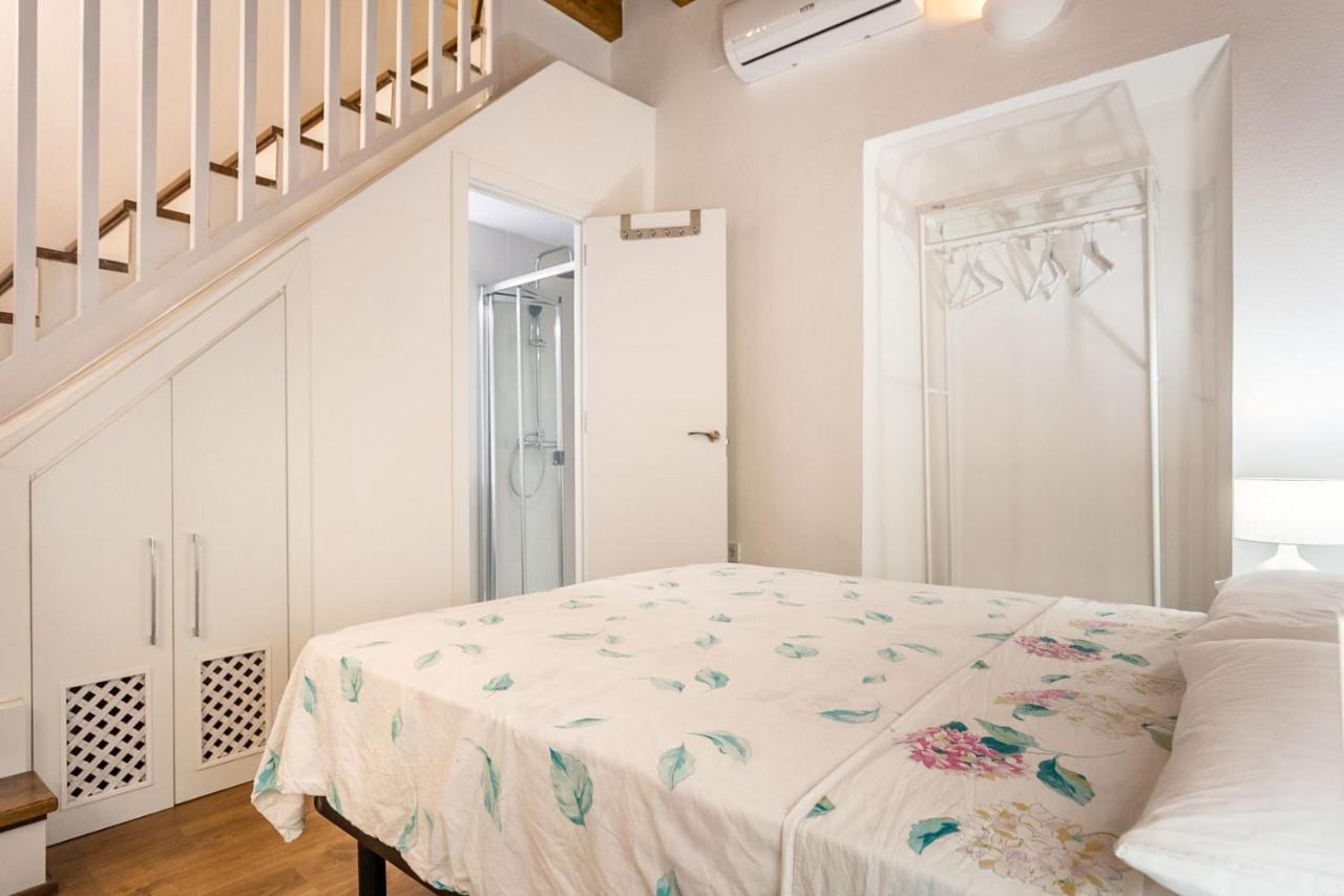 Stunning Apartment In Central Sevilla Bagian luar foto