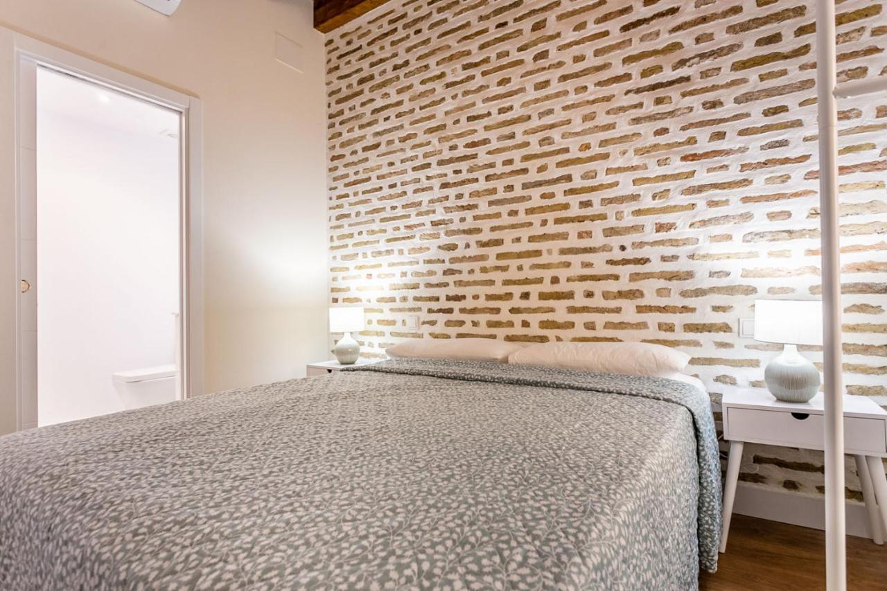 Stunning Apartment In Central Sevilla Bagian luar foto
